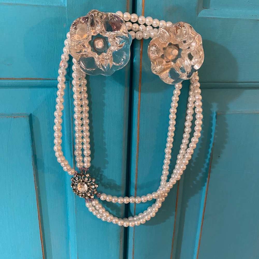 Handmade pearl necklace featuring antique push clasp Perfect for wedding gift